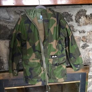 Ark Air camo shell
